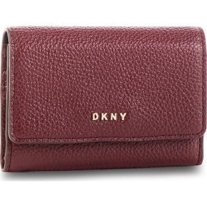 Mały Portfel Damski DKNY - Card Case Id R82ZA503 Blood Red XOD 645. Portfele marki DKNY. W wyprzedaży za 239,00 zł.