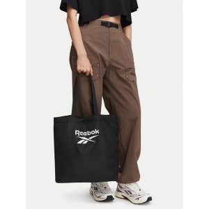Torebka Reebok. Czarne shopper bag Reebok, bez wzorów, bez dodatków. Za 69,99 zł.