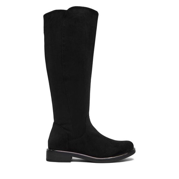 Kozaki Clara Barson. Czarne kozaki Clara Barson, bez wzorów, bez obcasa, na płaskiej podeszwie, bez zapięcia. Za 139,99 zł.