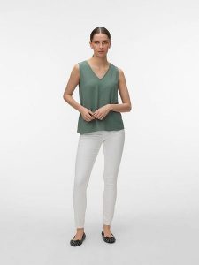 Vero Moda Dżinsy - Slim fit - w kolorze białym rozmiar: S/L30. Białe jeansy Vero Moda, bez wzorów. Za 113,99 zł.