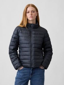 GAP Kurtka pikowana w kolorze granatowym rozmiar: XS. Niebieskie kurtki GAP, xs, bez wzorów, bez kaptura. Za 229,95 zł.