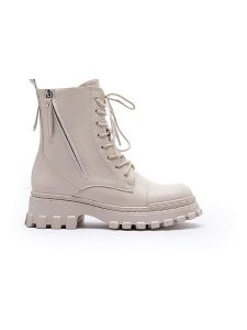 Foreverfolie Botki w kolorze kremowym rozmiar: 37. Brązowe botki Foreverfolie, bez wzorów, bez obcasa, bez zapięcia. Za 204,40 zł.