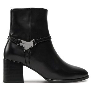 Botki Calvin Klein. Czarne botki Calvin Klein, bez wzorów, bez obcasa, na słupku, bez zapięcia. Za 539,99 zł.