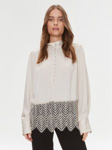 Bruuns Bazaar Bluzka BBW3741 Écru Relaxed Fit. Bluzki Bruuns Bazaar, bez wzorów, z syntetyku, bez kołnierzyka, bez ramiączek. Za 329,99 zł.