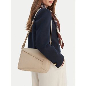 Torebka GINO ROSSI. Torebki klasyczne Gino Rossi, bez wzorów, bez dodatków. Za 199,99 zł.