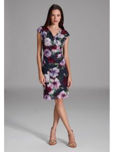 SWING Sukienka w kolorze granatowo-bordowym rozmiar: 42. Niebieskie sukienki Swing, bez wzorów, bez kołnierzyka, bez ramiączek, midi. Za 239,99 zł.