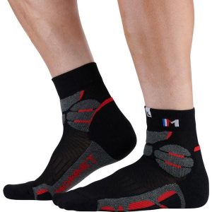 Skarpetki Monnet Mid Expert. Czerwone skarpetki MONNET, bez wzorów. Za 154,50 zł.