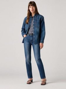 Levi's Dżinsy - Slim fit - w kolorze granatowym rozmiar: W28/L32. Niebieskie jeansy Levi's®, z aplikacjami. Za 240,99 zł.