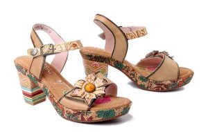 LAURA VITA 0007684 Nellao 31 beige, sandały damskie. Brązowe sandały LAURA VITA, bez wzorów, ze skóry, bez obcasa, na obcasie, bez zapięcia. Za 339,91 zł.