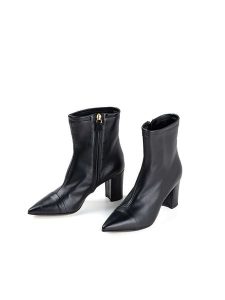 Anna Morellini Skórzane botki "Emmata" w kolorze czarnym rozmiar: 39. Czarne botki Anna Morellini, bez wzorów, bez obcasa, bez zapięcia. Za 546,48 zł.