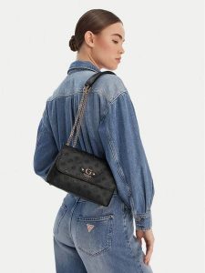 Guess Torebka Dita HWPD76 02210 Czarny. Czarne torebki klasyczne Guess, z aplikacjami, ze skóry, bez dodatków. Za 589,99 zł.