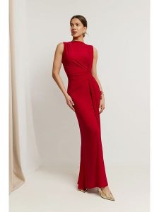 Made of emotion Sukienka w kolorze czerwonym rozmiar: S. Czerwone sukienki Made Of Emotion, s, bez wzorów, bez kołnierzyka, bez ramiączek, maxi. Za 283,48 zł.