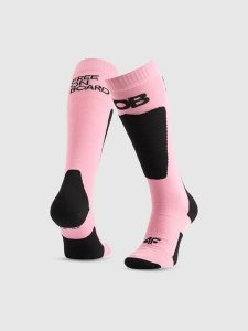 4F Skarpety snowboardowe damskie - różowe 39-42. Czerwone skarpetki 4f, bez wzorów, prążkowane. Za 69,99 zł.