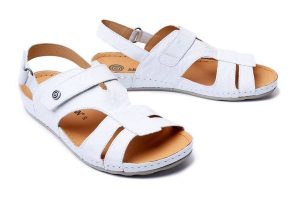 DR. BRINKMANN 710633-3 weiss, sandały profilaktycze damskie. Białe sandały Dr. Brinkmann, bez wzorów, ze skóry, bez obcasa, bez zapięcia. Za 295,92 zł.
