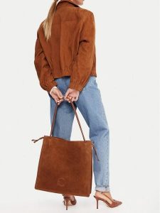 Coccinelle Saszetka 314750 Brązowy. Brązowe nerki i saszetki Coccinelle, bez wzorów, ze skóry. Za 1 119,00 zł.