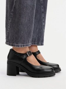 G-Star Raw Czółenka CEO-WI34-TRUST-01 Czarny. Czarne czółenka G-Star, bez wzorów, ze skóry, bez obcasa, bez zapięcia. Za 299,99 zł.