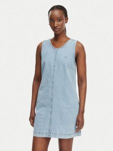 Calvin Klein Jeans Sukienka jeansowa LV047F499G Niebieski Regular Fit. Niebieskie kombinezony Calvin Klein Jeans, l, bez wzorów, z bawełny, bez kołnierzyka, bez ramiączek. Za 489,99 zł.