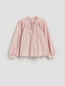 Koszula z ażurowym wzorem - brzoskwiniowy. Pomarańczowe koszule Reserved, l, w ażurowe wzory, z bawełny, bez kołnierzyka, bez ramiączek. Za 119,99 zł.