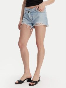 Guess Jeans Szorty jeansowe W6GDZ8 D6364 Niebieski Regular Fit. Niebieskie szorty Guess Jeans, z aplikacjami, z bawełny. Za 349,99 zł.