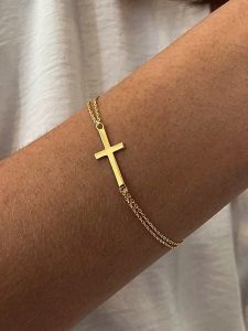 ÔNESSA Bransoletka z elementem ozdobnym rozmiar: onesize. Żółte bransoletki ÔNESSA, z mosiądzu. Za 104,95 zł.