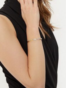 Guess Bransoletka JUBB05 069JW Złoty. Żółte bransoletki Guess, metalowe. Za 209,99 zł.