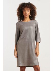 Smashed Lemon Sukienka w kolorze szarym rozmiar: S. Szare sukienki Smashed Lemon, na co dzień, s, bez wzorów, ze skóry, bez kołnierzyka, bez ramiączek, midi, proste. Za 143,99 zł.