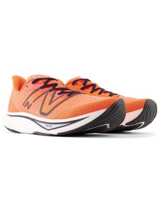 New Balance Buty "FuelCell Rebel v4" w kolorze pomarańczowym do biegania rozmiar: 43. Pomarańczowe buty sportowe New Balance, bez wzorów, z materiału, bez zapięcia, do biegania. Za 476,95 zł.