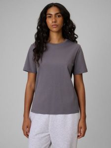 4F T-shirt regular gładki damski - szary S. Szare t-shirty 4f, s, bez wzorów, z materiału, bez kołnierzyka, bez ramiączek. Za 79,99 zł.