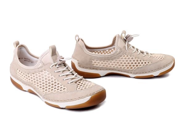 RIEKER 55960-60 beige, półbuty damskie. Brązowe półbuty Rieker, na lato, bez wzorów, bez obcasa, bez zapięcia. Za 305,92 zł.