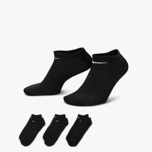 Skarpetki Nike Nike Codziennie Lekkie Dorosłych. Czarne skarpetki Nike, bez wzorów, z bawełny. Za 70,99 zł.