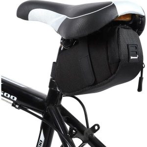 Torba rowerowa pod siodełko Wozinsky wodoodporna 0,6 L. Czarne torebki klasyczne WOZINSKY, bez wzorów, bez dodatków. W wyprzedaży za 29,99 zł.