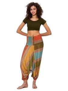 Aller Simplement Spodnie ze wzorem rozmiar: 34-40. Spodnie z wysokim stanem Aller Simplement, bez wzorów, z materiału, z podwyższonym stanem. Za 52,79 zł.