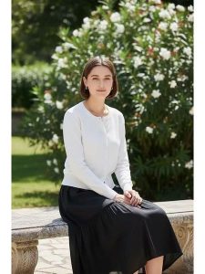 ASSUILI Kardigan w kolorze białym rozmiar: 36. Białe kardigany Assuili. Za 100,99 zł.