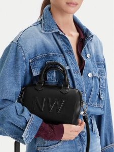 Nine West Torebka EO-Lira II-LX20085 Czarny. Czarne torebki klasyczne Nine West, bez wzorów, z materiału, bez dodatków. Za 269,99 zł.