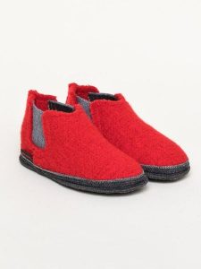 Kitz-pichler Kapcie w kolorze czerwonym rozmiar: 28. Czerwone kapcie Kitz-Pichler, bez wzorów, z materiału. Za 130,99 zł.