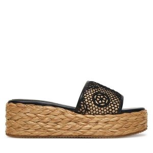 Espadryle Guess. Czarne espadryle Guess, z aplikacjami, bez obcasa. Za 519,99 zł.