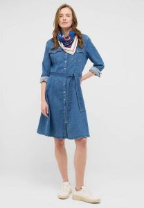 Damska Sukienka Mustang Style Elisa Denim Dress Denim Blue 1016938 5000 680. Niebieskie sukienki Mustang, xxl, bez wzorów, z denimu, bez kołnierzyka, bez ramiączek. Za 299,99 zł.