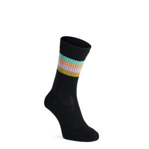 Skarpety turystyczne Mons Royale Signature Crew Sock. Czarne skarpetki Mons Royale, bez wzorów. Za 98,99 zł.