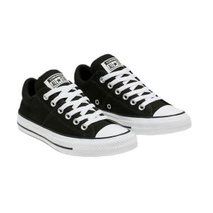 Damskie>trampki Converse. Czarne trampki Converse, bez wzorów, bez zapięcia. Za 206,99 zł.