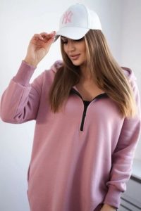 Bluza ocieplana z rozcięciami na bokach ciemno różowa. Czerwone bluzy KESI, l, bez wzorów, z bawełny, bez kaptura. Za 284,37 zł.