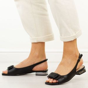 Czarne sandały damskie na obcasie Potocki 43337. Czarne sandały POTOCKI, z aplikacjami, ze skóry, bez obcasa, na obcasie, bez zapięcia. Za 169,00 zł.