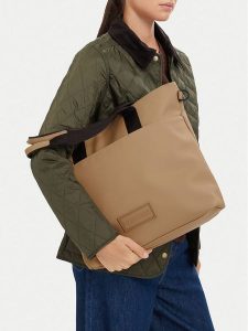 Hunter Torebka CWBEO-HTR-E-002-05 Beżowy. Brązowe torebki klasyczne Hunter, bez wzorów, z syntetyku, bez dodatków. Za 229,99 zł.