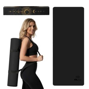 Mata do jogi minimalistyczna Fit.me 4mm kauczuk. Czarne paski FIT.ME, bez wzorów, z kauczuku, sportowe. Za 149,95 zł.