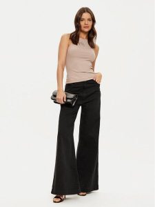 Guess Top W4RP43 KAZH2 Beżowy Slim Fit. Brązowe topy Guess, xl, z aplikacjami, z syntetyku, bez kołnierzyka, bez ramiączek. Za 119,99 zł.