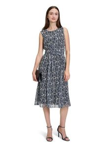 BETTY & CO Sukienka w kolorze granatowym rozmiar: 46. Niebieskie sukienki Betty & Co, na co dzień, bez wzorów, z tkaniny, bez kołnierzyka, bez ramiączek, midi, proste. Za 135,49 zł.