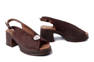 BOMBONELLA 116.E4053 S43 T KHV brązowy, sandały damskie. Brązowe sandały Bombonella, bez wzorów, ze skóry, bez obcasa, na obcasie, bez zapięcia. Za 250,67 zł.