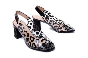 BRENDA ZARO 4418 leopardo czarny, sandały damskie. Czarne sandały Brenda Zaro, bez wzorów, z gumy, bez obcasa, na obcasie, bez zapięcia. Za 207,45 zł.