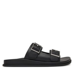 Klapki Calvin Klein. Czarne klapki Calvin Klein, bez wzorów, bez obcasa. Za 423,99 zł.
