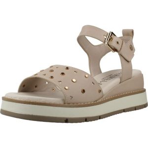 Sandały CARMELA 163248C Beżowy. Brązowe buty trekkingowe Carmela, bez wzorów, ze skóry, bez obcasa, bez zapięcia. Za 317,99 zł.