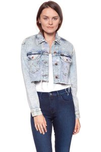 DAMSKA KURTKA JEANSOWA WRANGLER RETRO CROP JACKET WRAINBOW WASH W417RI24K 112128793. Kurtki Wrangler, m, bez wzorów, z jeansu, bez kaptura. W wyprzedaży za 99,99 zł.